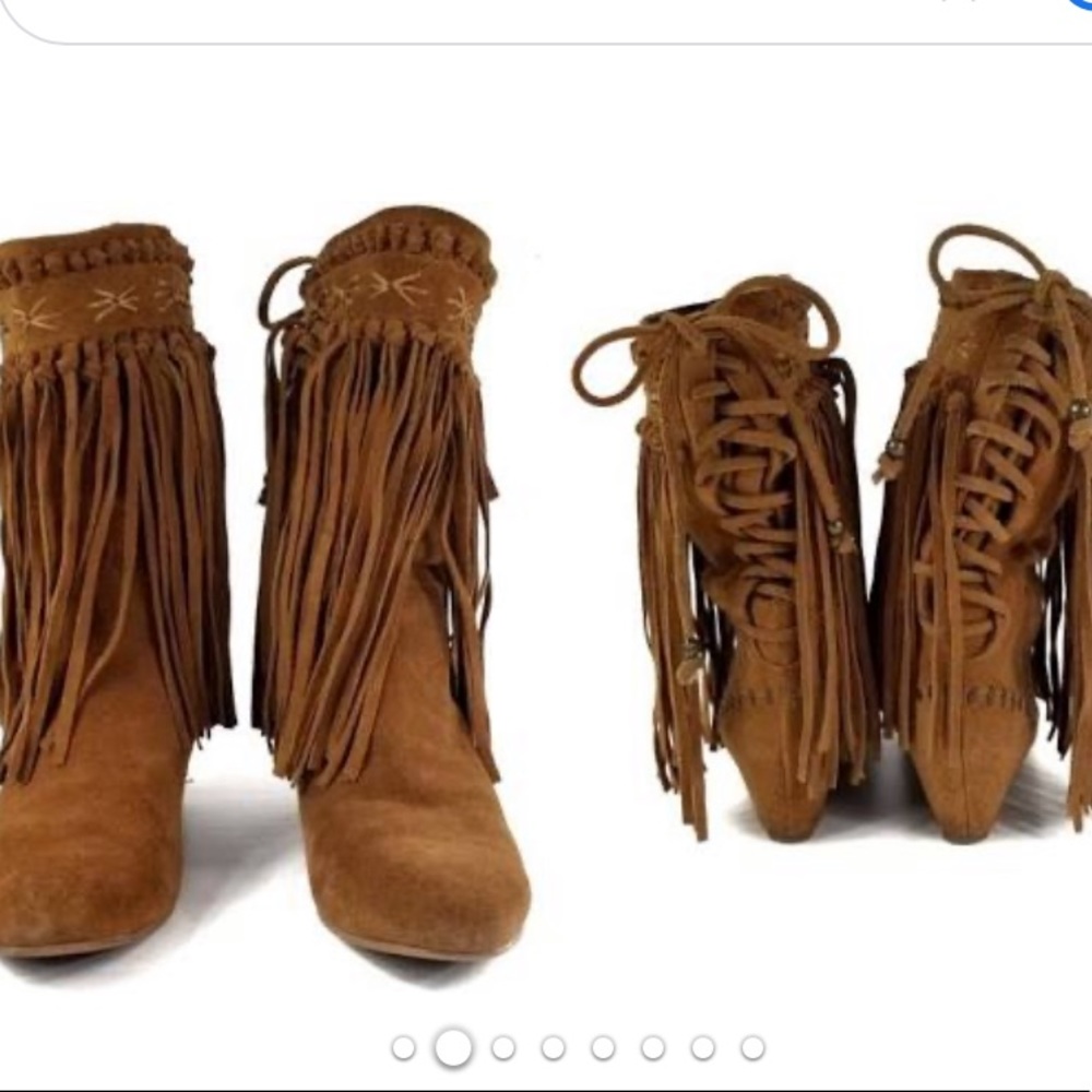 Boots - Picture 6 of 8